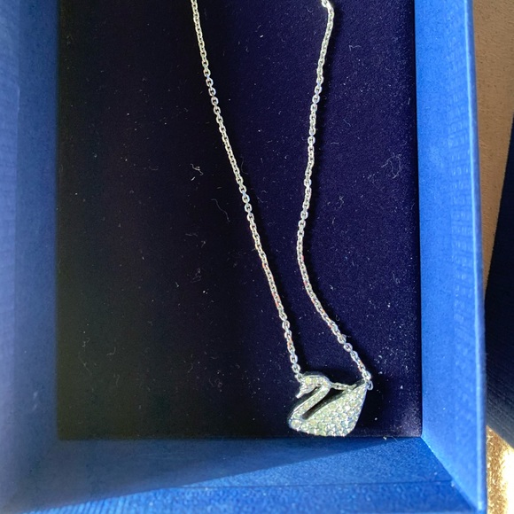 Swarovski swan necklace - Picture 2 of 4